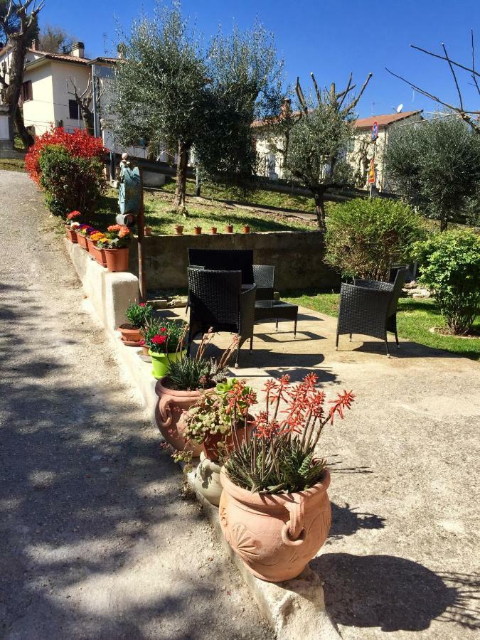 Ferienwohnung Il Girasole Castel Ritaldi Exterior foto
